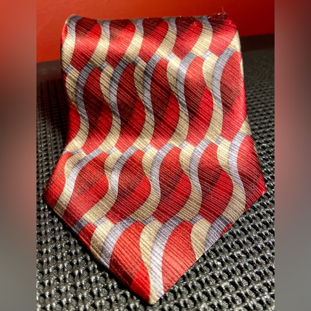 Preswick & Moore Abstract Pattern All Silk Made In Korea Men's Tie 56” Length